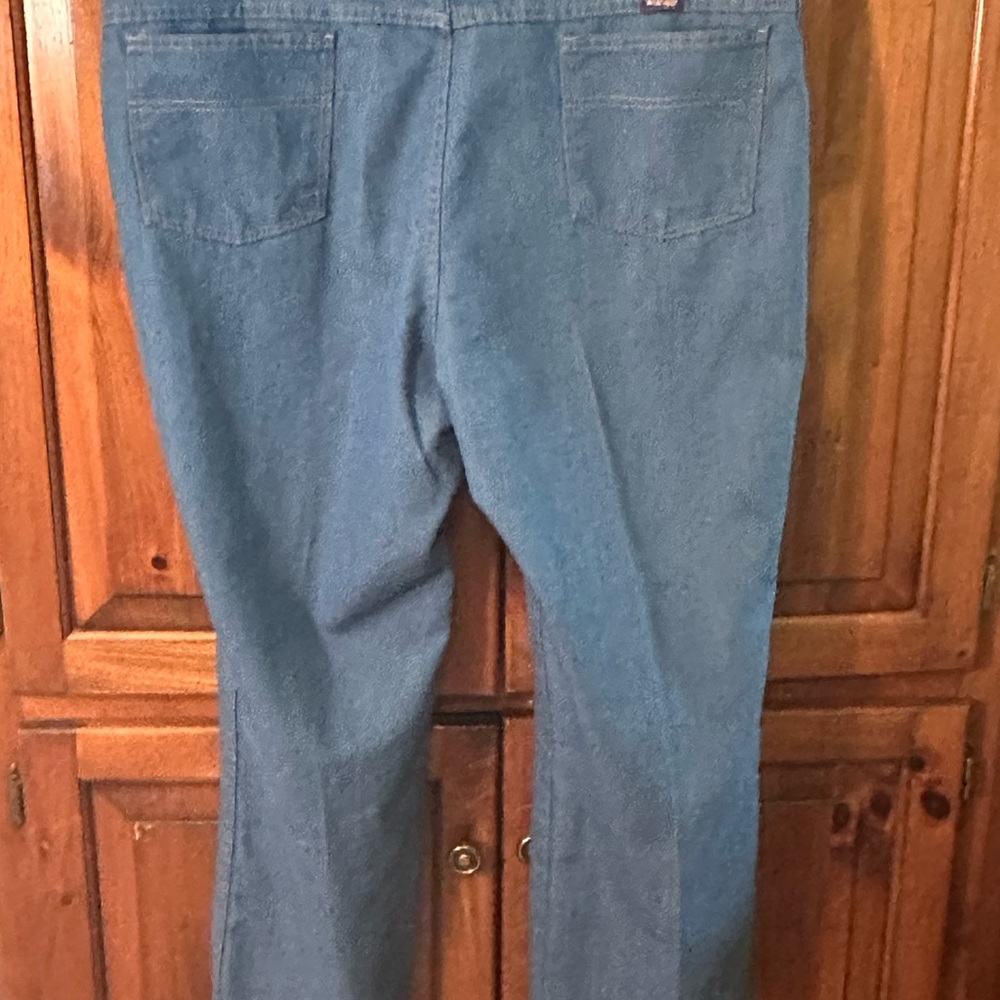 NWOT Men's Wrangler Blue Jeans - Picture 2 of 4